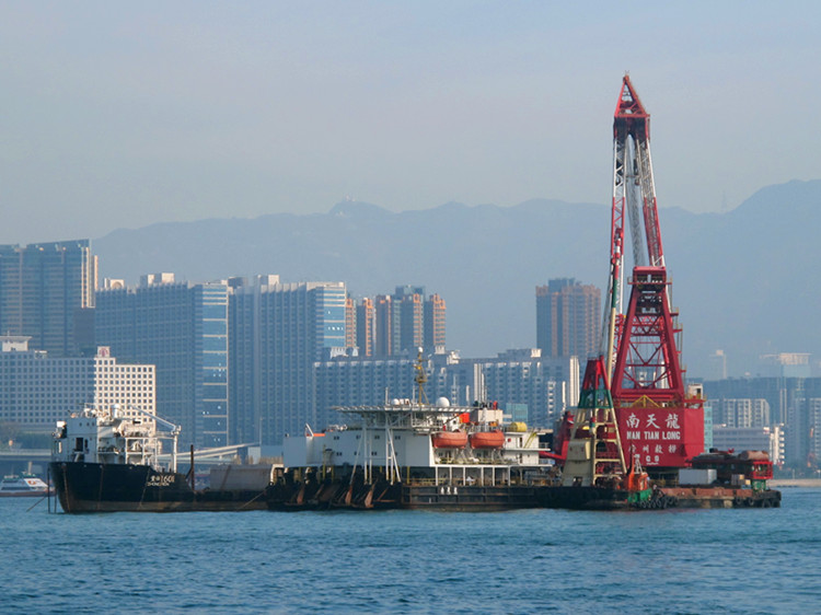香港湾仔过海供水管安装工程
