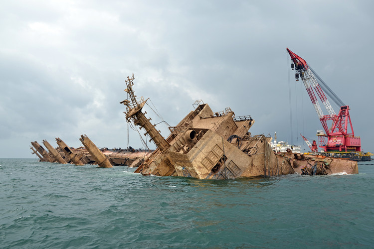 The wreck removal of “TRANS SUMMER”