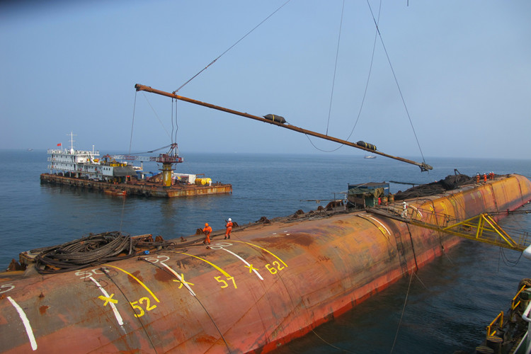 The wreck removal of “TRANS SUMMER”
