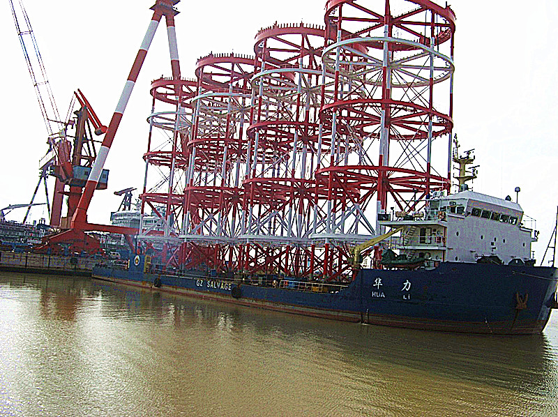 港珠澳大桥钢板桩胎架运输